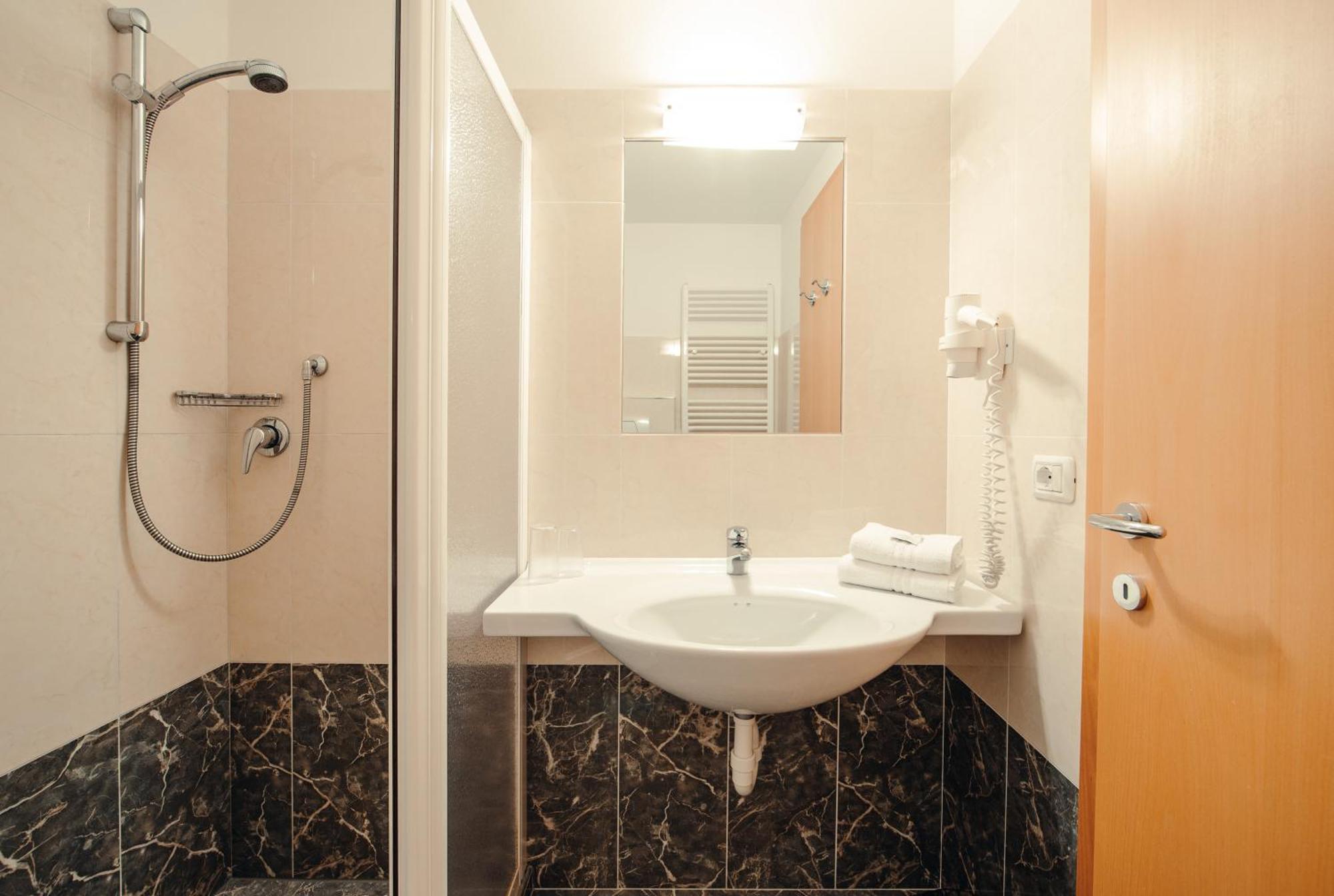 Hotel Ludwigshof & Luvina Trodena Chambre photo