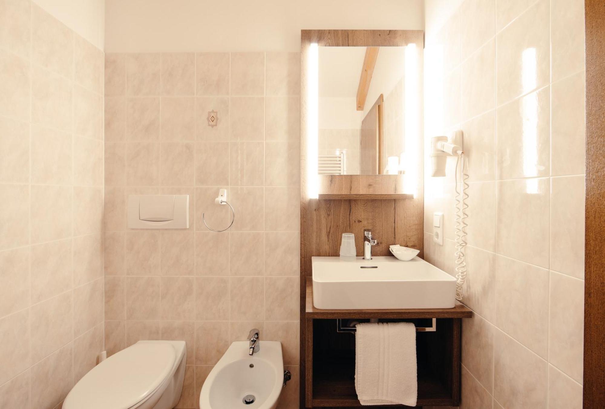 Hotel Ludwigshof & Luvina Trodena Chambre photo